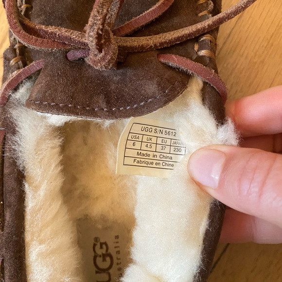 New UGG moccasin slippers - Picture 4 of 4